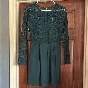 Beautiful emerald green lace bodice lined dress only worn once.